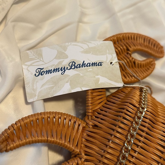 NWT Crab-Shaped Woven Bag with Gold Chain Tommy Bahama - Picture 5 of 5
